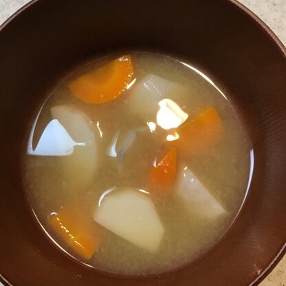 寒くなってきましたね〜
里芋と人参のみそ汁は、身体に染みる美味しさでした♪
暖まるレシピ、ありがとうございました♡